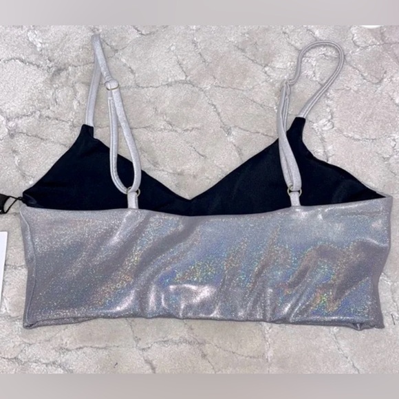 Beach Riot - Sport - Picture 4 of 4